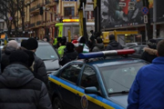 Свидетели рассказали, как гаишник-провокатор бросался под авто участницы Автомайдана. ВИДЕО