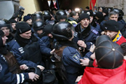 США осудили действия митингующих под судом над «васильковскими террористами»