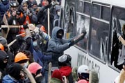 Начались аресты подозреваемых в массовых беспорядках на Грушевского