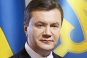 Янукович подписал отставку Азарова и Кабинета министров Украины