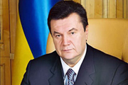 Янукович подписал закон об амнистии и отменил законы, принятые 16 января