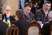 Лидеры оппозиции договорились с Януковичем: Соглашение будет подписано в 12.00