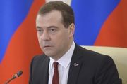 Медведев придумал, какими деньгами Украина должна расплатиться за российский газ