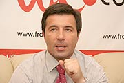 Коновалюк считает, что Турчинов не может быть главнокомандующим, и требует его отставки