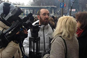 После траурного митинга крымских татар задержали и избили журналиста Османа Пашаева