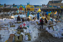Майдановцы отказались покидать центр Киева