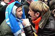 Бело-голубой взгляд на оранжевый Майдан