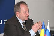 Е.Шаров: «Украина должна отойти от геополитических проектов США»