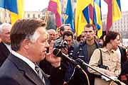 Симоненко призывает прекратить разжигание межнациональной розни в Украине