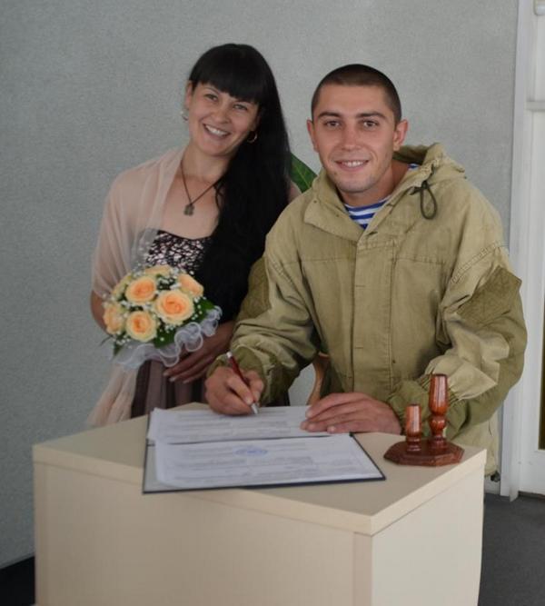 Раненый в ходе АТО николаевский десантник женился во время лечения в госпитале