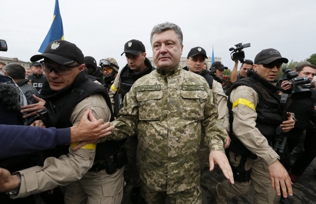 Порошенко в Славянске пообщался с местными жителями. ФОТО