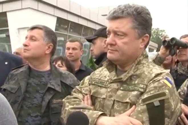 Новая армия: беспилотники, бронежилеты, тепловизоры пообещал военным Порошенко