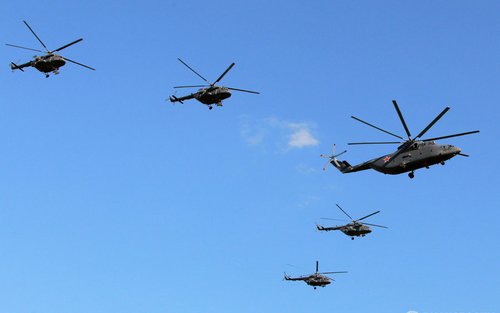 Группа российских вертолетов пересекла украинскую границу