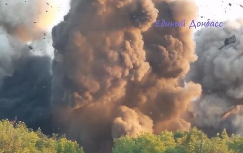 Взрыв моста под Горловкой. Видео