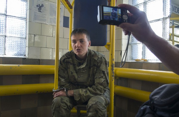 В Воронеже устроят видеосудилище над украинской летчицей Савченко