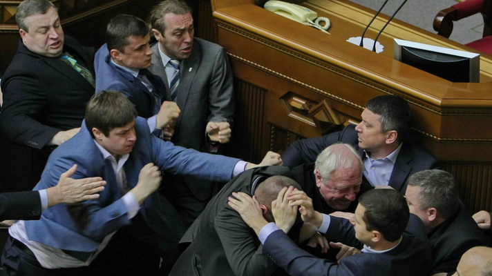 «Свободовец» переврал содержание интервью Петра Симоненко и тем самым спровоцировал драку в парламенте. ВИДЕО