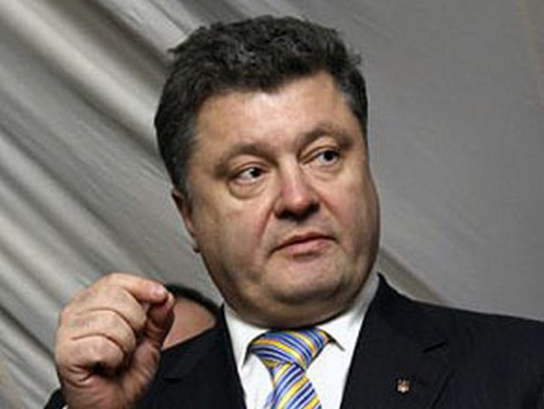 Порошенко надеется, что Яценюк останется премьером до перевыборов в Раду