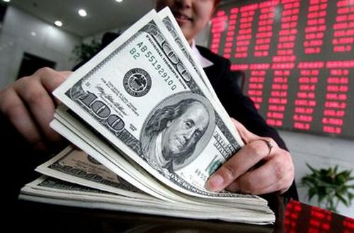 Отставка Яценюка грозит резким скачком доллара 