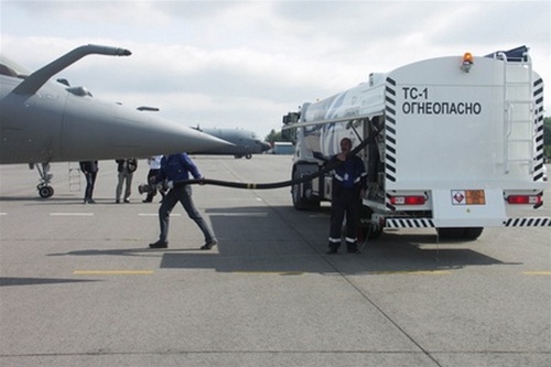 Задержаны украинские офицеры, сливавшие авиационное горючее на продажу
