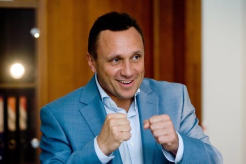 Стоит ли доверять украинцам оружие?