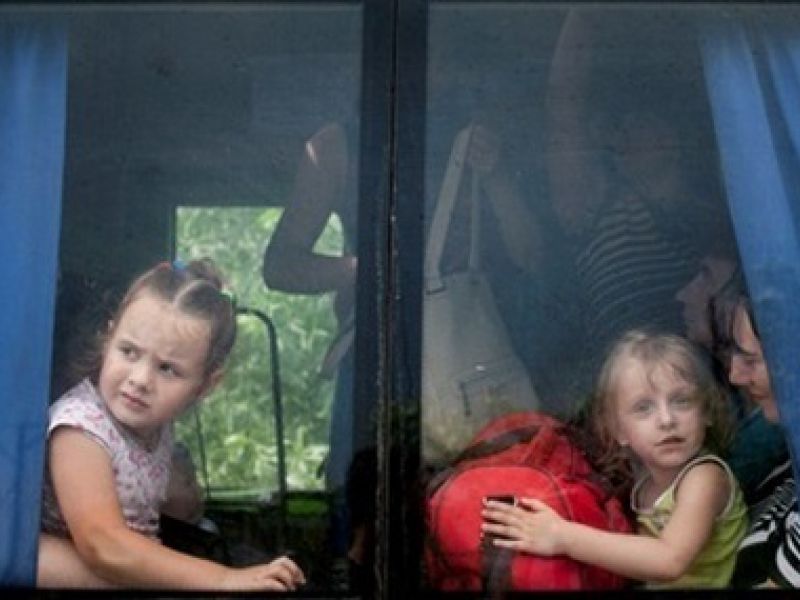 Из Харцызска эвакуировали больше 40 сирот