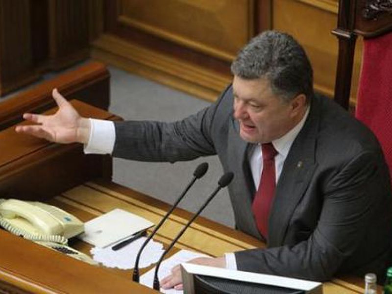 Порошенко требует, чтобы депутаты приняли законопроекты Яценюка