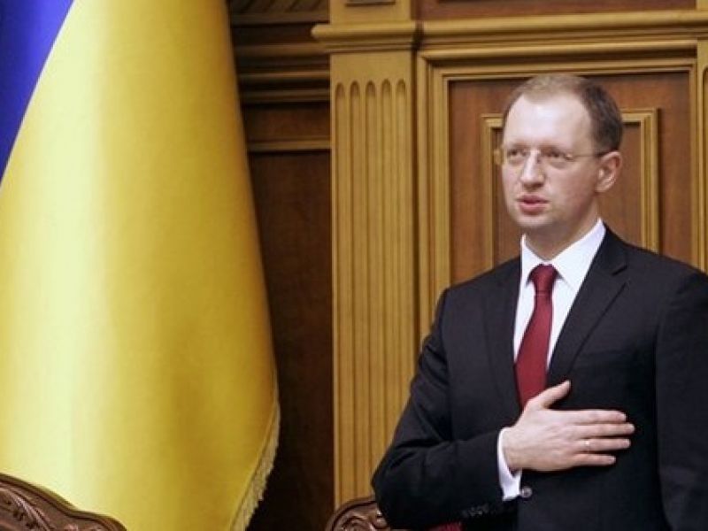 Яценюк хвастает, что убедил Раду закрыть лавку по коррупции с НДС