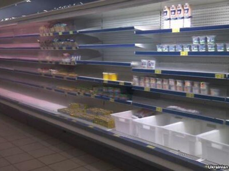 В Крыму опять опустели полки в супермаркетах