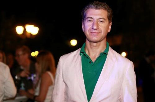«Как быть артисту, если его основной зритель находится в России?»