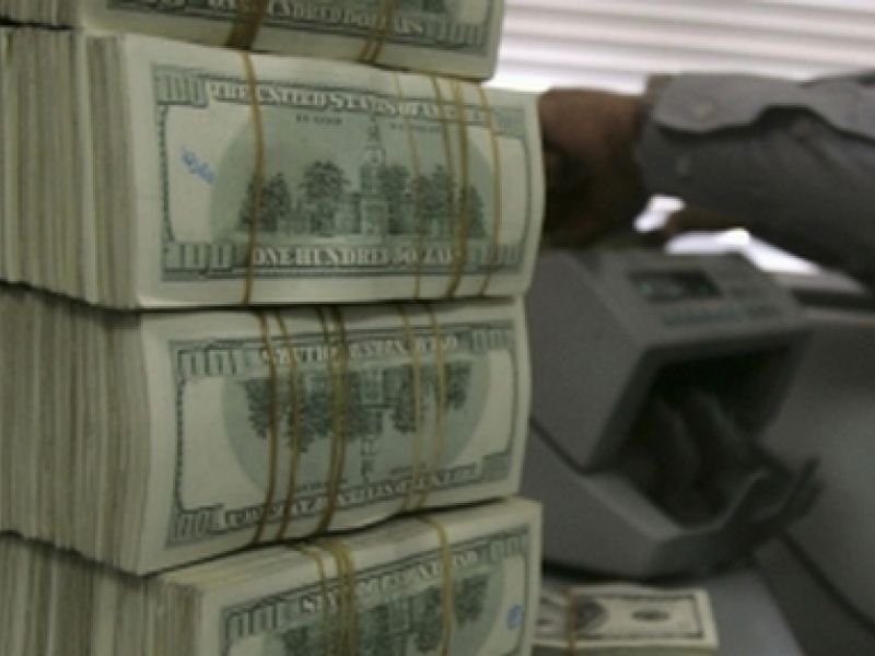 Банкиры удирают с деньгами украинцев 