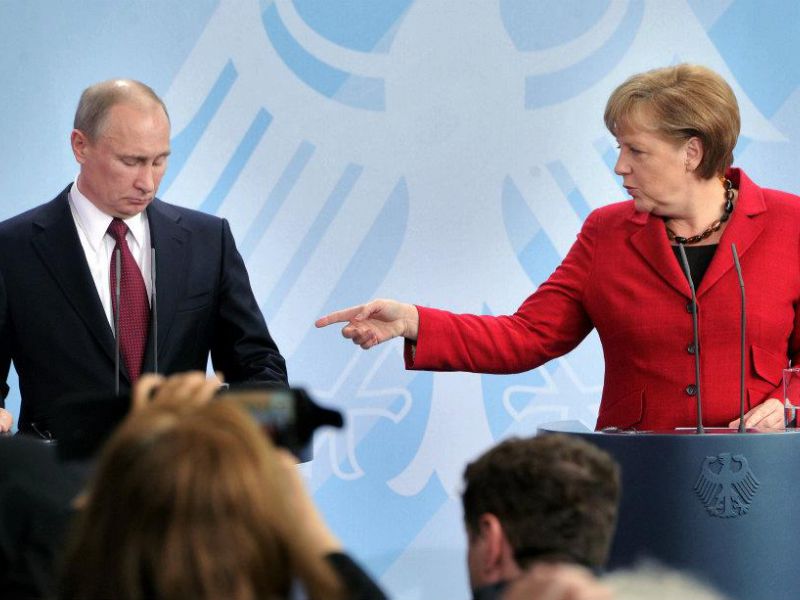 Меркель узнала о планах Путина относительно Донбасса