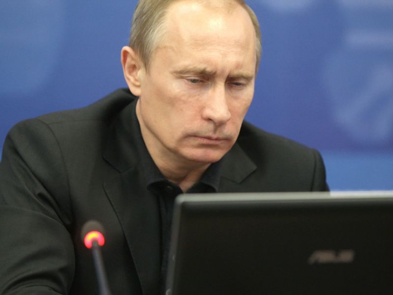 Российский политолог рассказал, чего на самом деле добиваются Путин и Песков