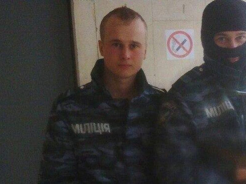 Российский десантник, потерявший на Донбассе обе ноги, играл роль «беркутовца» в Крыму. ФОТО
