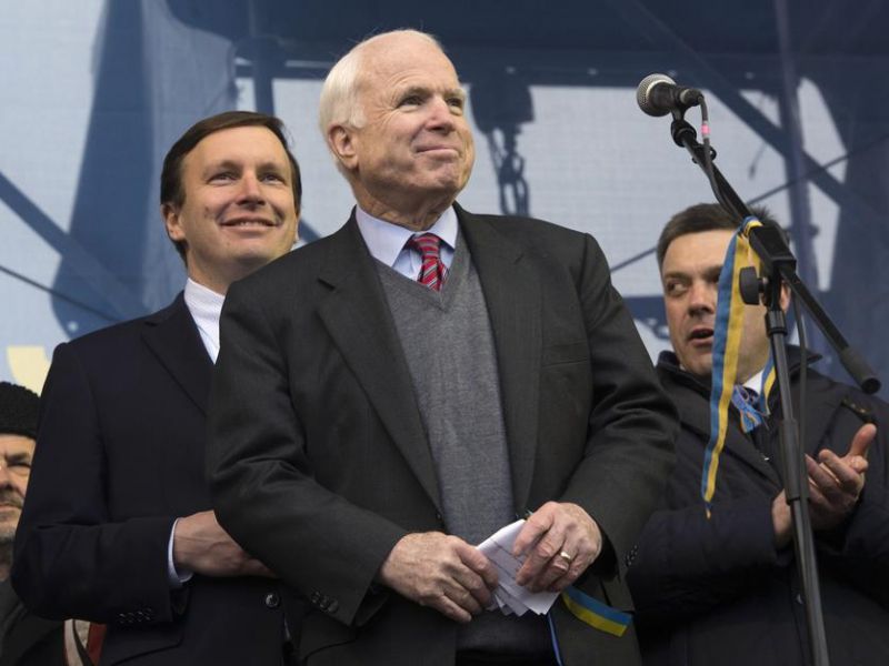 Сенатор Маккейн: Америка должна дать Украине оружие