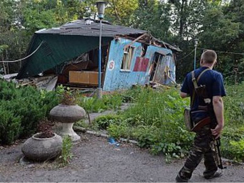 Людей выгоняют из домов в Донецкой области — так удобнее наступать