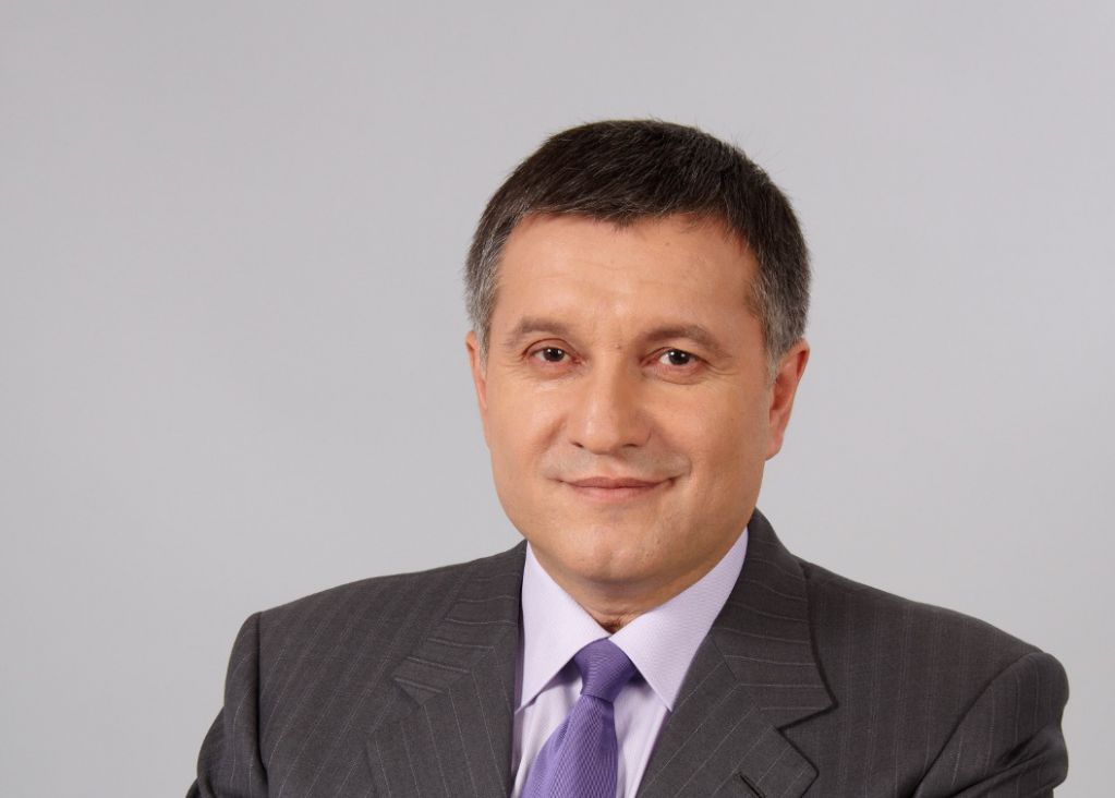 Зачем хотят уволить Арсена Авакова?