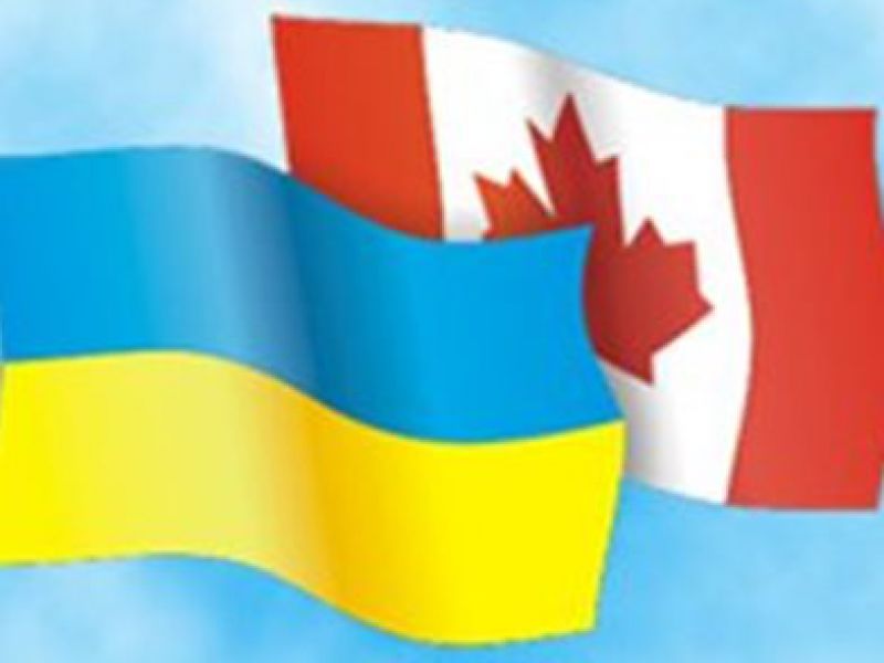 Порошенко в Канаде возобновил переговоры о создании ЗСТ
