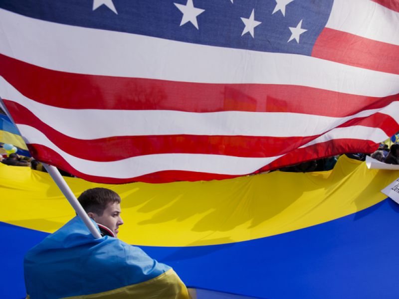 Обозреватель Forbes рассказал, как американские сенаторы затягивают украино-российский конфликт