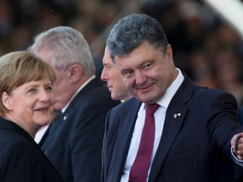 Порошенко и Меркель выразили общую позицию и обсудили денежный вопрос