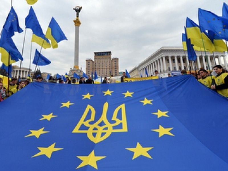 Порошенко намерен подать заявление о членстве Украины в ЕС в 2020 г.