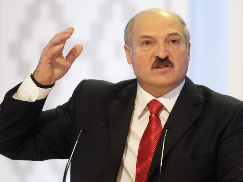 Эксперты: Лукашенко эксплуатирует миротворческую идею в своих интересах
