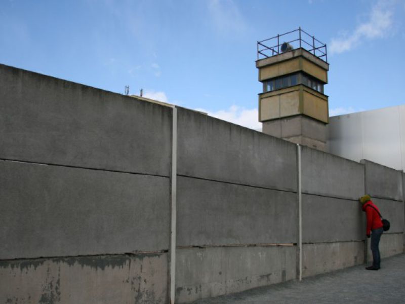 Пограничники построят «Стену» с помощью американской техники