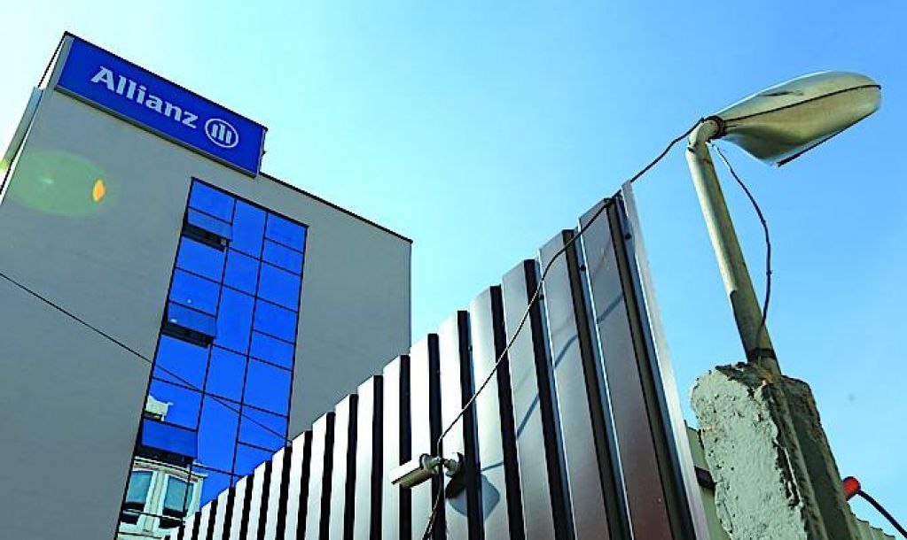Allianz не хочет работать в Украине из-за россиян и местных чиновников 