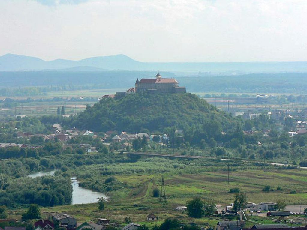 Замок Паланок в Мукачево: жемчужина Закарпатья. ФОТО
