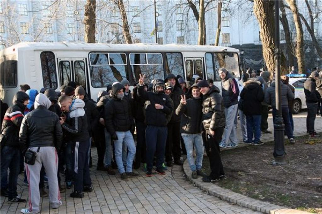 Гвардия Януковича переходит в контрнаступление