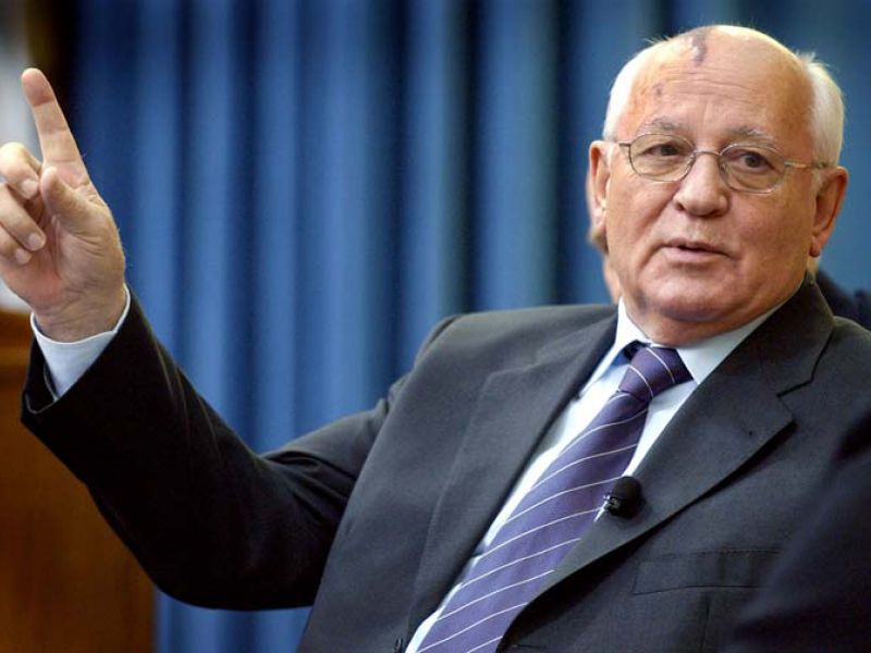 Историк рассказал, почему Михаила Горбачева не подпускают к Путину
