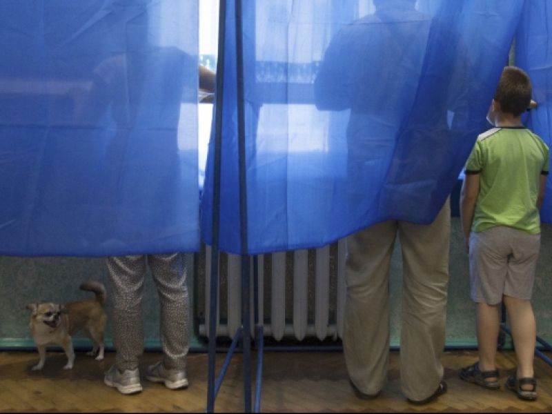 Социологи: Почти 50% избирателей не знают кандидатов своего мажоритарного округа