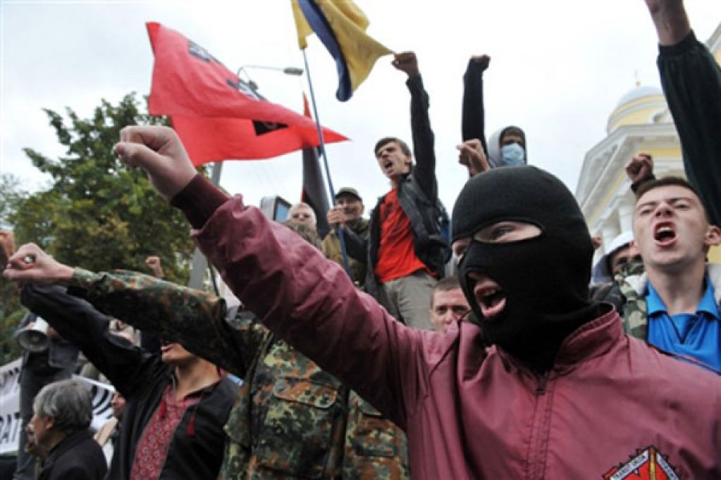 Национализм берет столицу, но оставляет Львов?