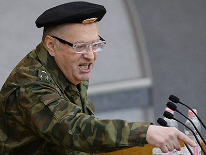 Жириновский порадовал террористов рублями и ржавыми «совковыми» драндулетами. ВИДЕО