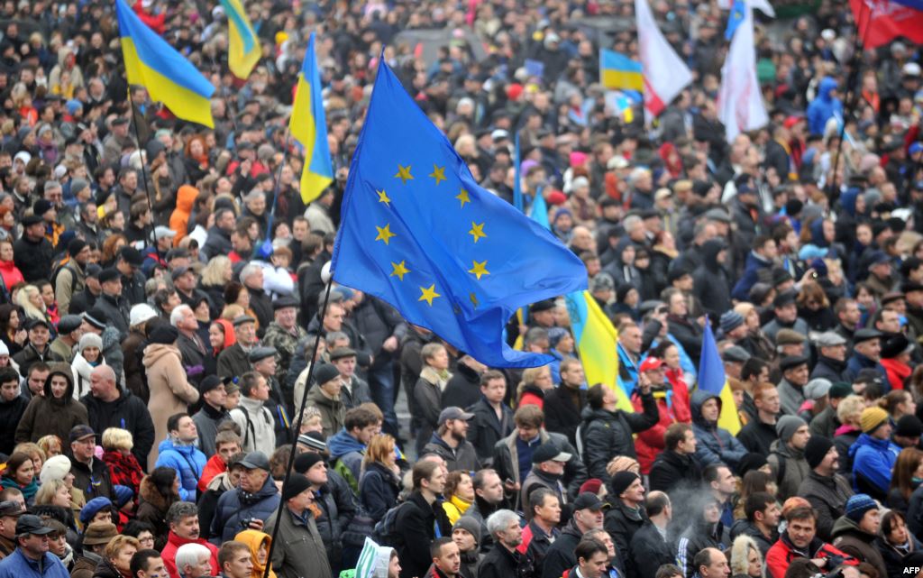 Мнение: Политики, искавшие обоснование для переворота, были вынуждены принять лозунги Евромайдана